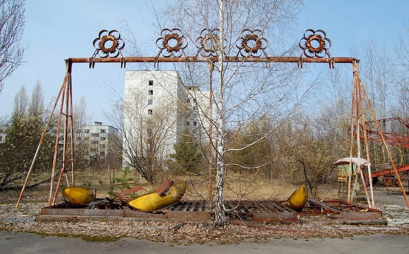 Illustration for article titled The Crumbling Chaos of Abandoned Amusement Parks